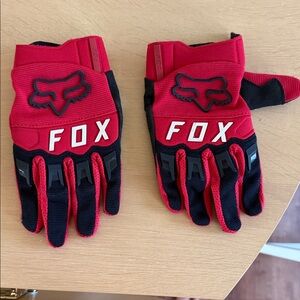 Fox Kids Red and Black Racing Gloves